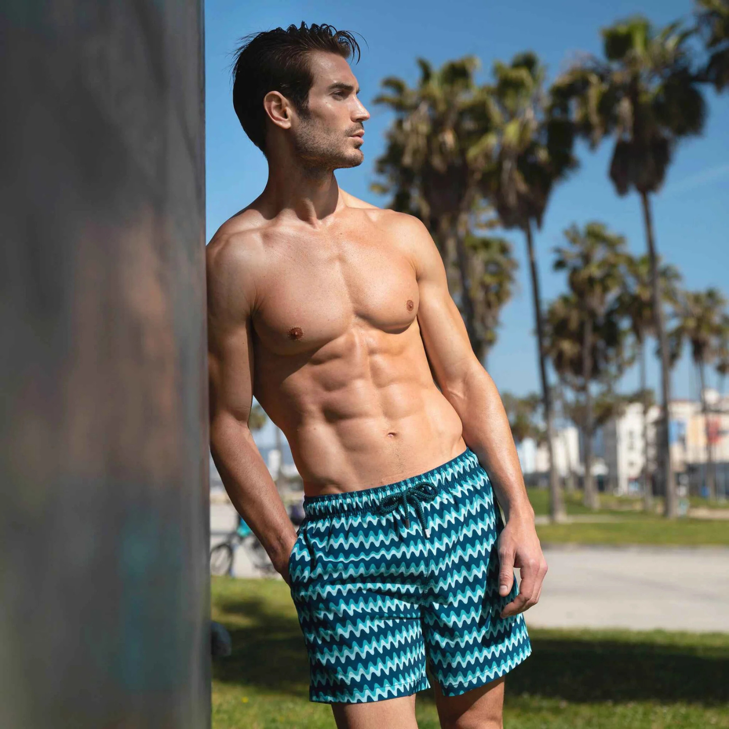 Copacabana - Mid Length Hybrid Short